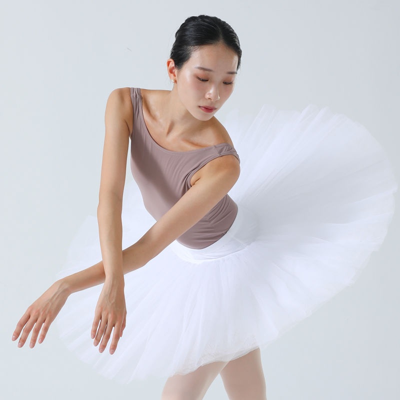 One-piece exercise suit, aeria - Yoga Fitness Model のレビューと価格