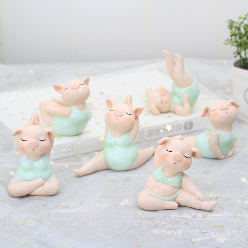 Mini Piglet Resin Sculpture De - Yoga Fitness Model のレビューと価格